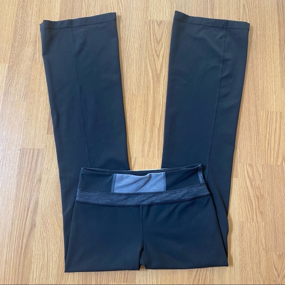 SOLD Lululemon Reversible Groove Pant - Picture 7 of 12